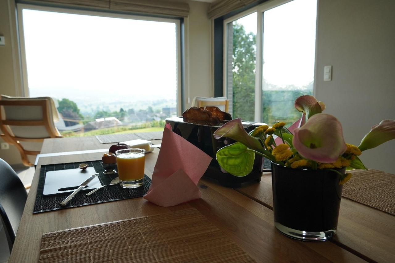 Petite perle en Haute Ardenne avec vue sur la vallée, cabine infra-rouge et bain balnéo Lierneux Esterno foto
