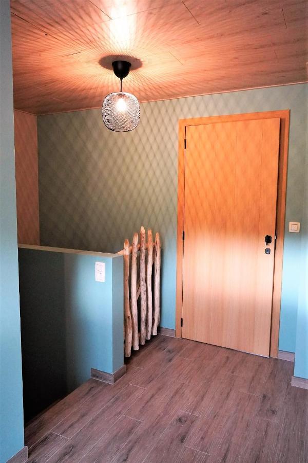 Petite perle en Haute Ardenne avec vue sur la vallée, cabine infra-rouge et bain balnéo Lierneux Esterno foto